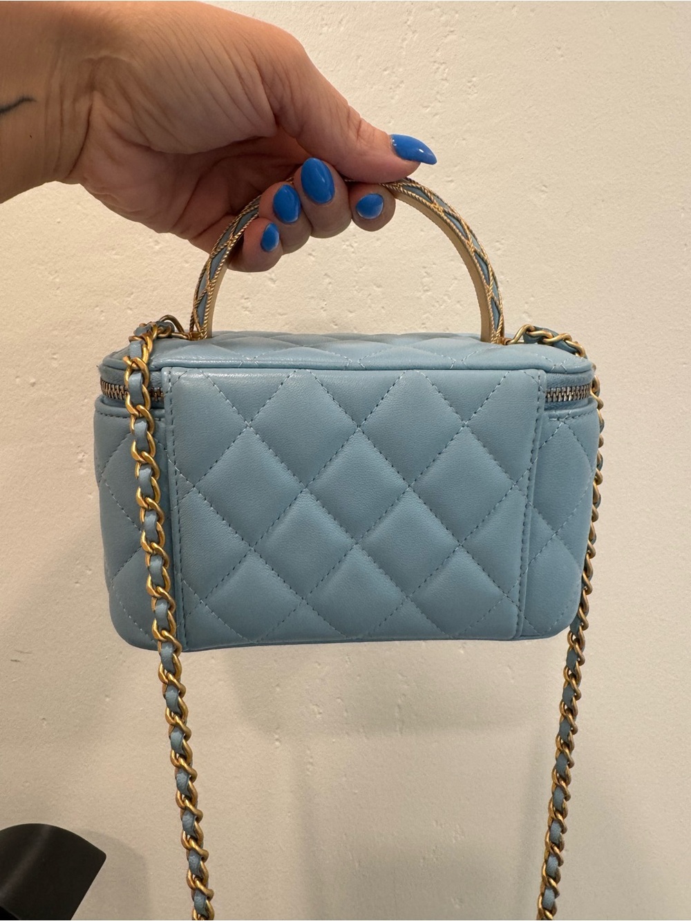 Chanel Lambskin Metal Twist Small Top Handle Vanity bag - Picture 5 of 9
